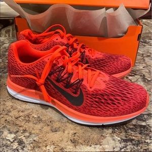 Nike Zoom Winflo 5 - Crimson Red